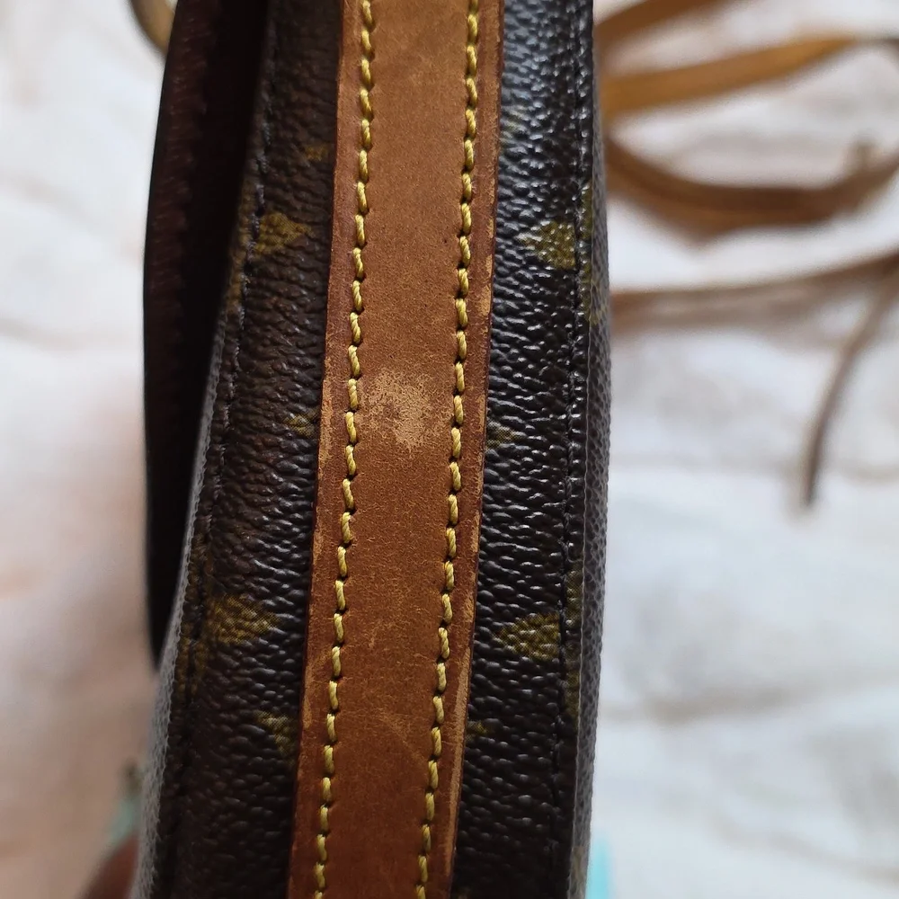 Authentic LOUIS VUITTON Chantilly MM Crossbody